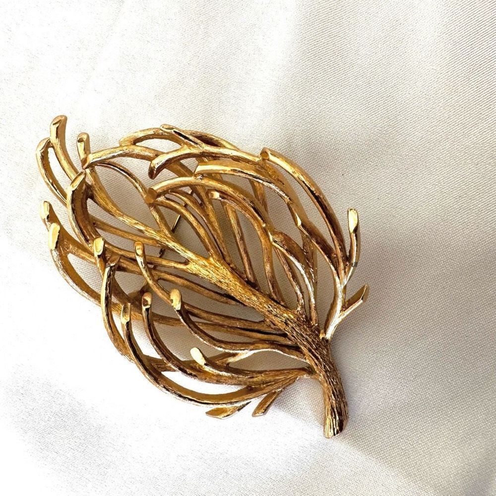 Monet vintage gold leaf brooch